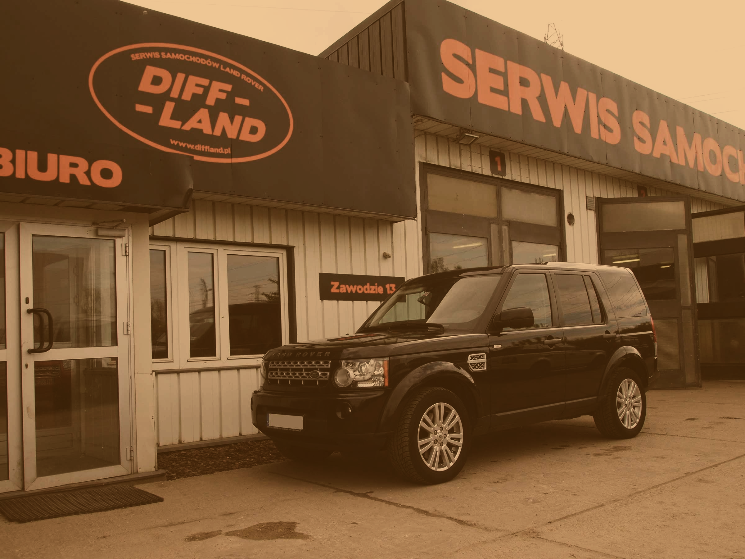 Land Rover Discovery IV SDV6 HSE 2011 diffland.pl